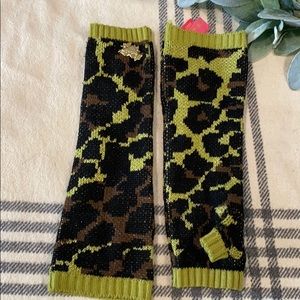 Betsy Johnson Fingerless Leopard Gloves
